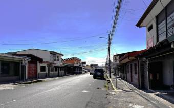 Se vende espaciosa propiedad comercial en Santo Domingo Heredia 25-1628