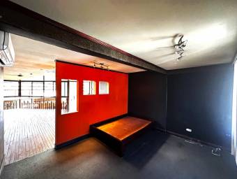 Se vende espaciosa propiedad comercial en Santo Domingo Heredia 25-1628