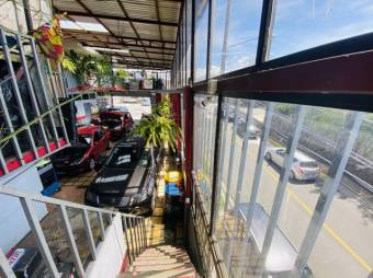 Se vende casa con local comercial en san Francisco Heredia 23-3137