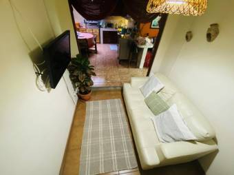 Se vende casa con local comercial en san Francisco Heredia 23-3137