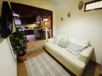 Se vende casa con local comercial en san Francisco Heredia 23-3137