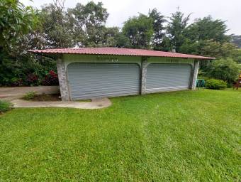 Se vende finca de 2,456m2 en Concepción de Heredia 26-434