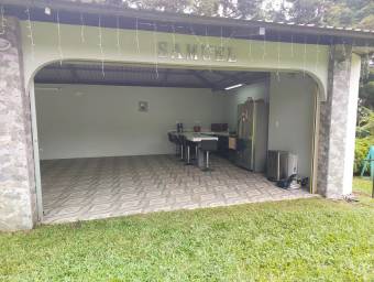 Se vende finca de 2,456m2 en Concepción de Heredia 26-434