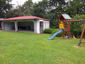 Se vende finca de 2,456m2 en Concepción de Heredia 26-434