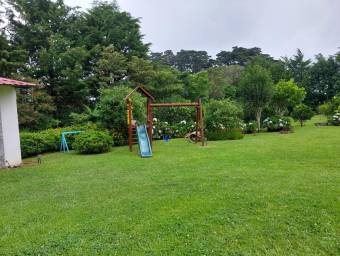 Se vende finca de 2,456m2 en Concepción de Heredia 26-434