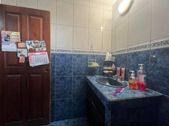 Se vende propiedad con uso mixto en Heredia Centro 26-59