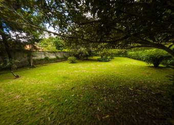 Se vende lote de 3,200m2 en San Isidro de Heredia 25-608