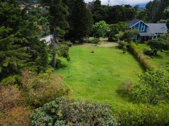 Se vende lote de 3,200m2 en San Isidro de Heredia 25-608