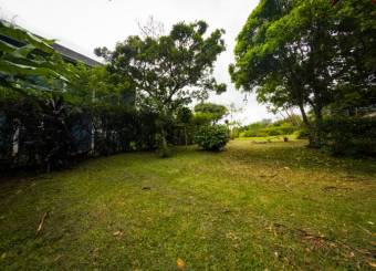 Se vende lote de 3,200m2 en San Isidro de Heredia 25-608