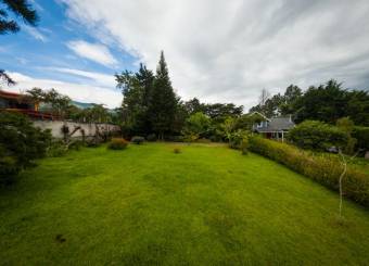 Se vende lote de 3,200m2 en San Isidro de Heredia 25-608