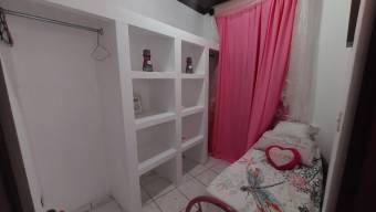 Se vende espaciosa casa con patio en San Rafael de Heredia 25-1440