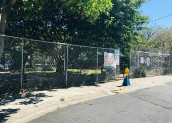 Se vende lote de 1,493m2 en mercedes de Heredia 25-989