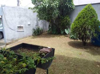 Se vende moderna casa en Santa Lucia de Barva 25-163