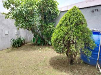 Se vende moderna casa en Santa Lucia de Barva 25-163