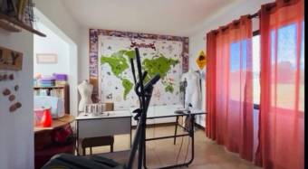 Se vende espaciosa casa en condominio de San Joaquín de Flores 25-473