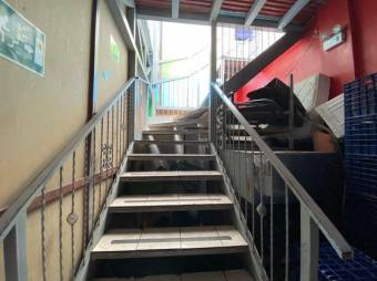 Se vende espaciosa casa con uso mixto en San Josecito Heredia 25-1706