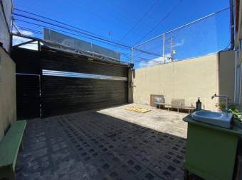Se vende espaciosa casa con uso mixto en San Josecito Heredia 25-1706