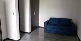 Se vende moderna casa con lote de 1,500m2 en San Rafael Heredia 25-748