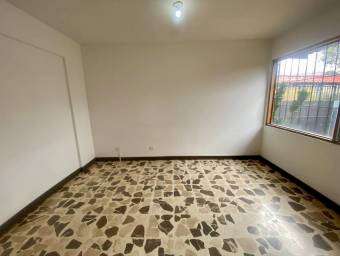 Se vende espaciosa casa con uso mixto en Santo Tomas Heredia 25-1056