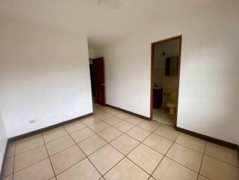 Se vende espaciosa casa con uso mixto en Santo Tomas Heredia 25-1056
