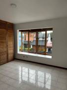 Ganga! 2 cuartos, 2 baños, cocina y baños nuevos  $ 1.050