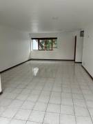 Ganga! 2 cuartos, 2 baños, cocina y baños nuevos  $ 1.050