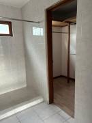 Ganga! 2 cuartos, 2 baños, cocina y baños nuevos  $ 1.050