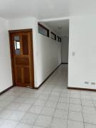 Ganga! 2 cuartos, 2 baños, cocina y baños nuevos  $ 1.050