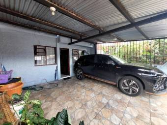 Se vende espaciosa casa de 2 plantas en Hatillo 2 San José 25-1895