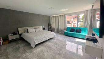 Se vende moderna casa en condominio de San Rafael Escazú 26-655