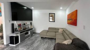 Se vende moderna casa en condominio de San Rafael Escazú 26-655