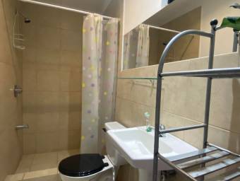 Se vende moderna casa en condominio de Escazú 26-478