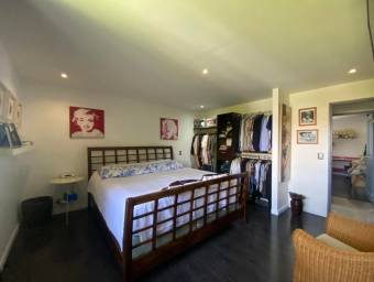 Se vende moderna casa en condominio de Escazú 26-478