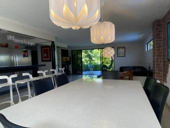 Se vende moderna casa en condominio de Escazú 26-478