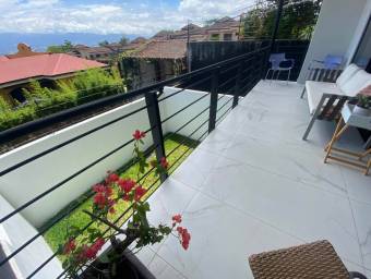 Se vende moderna casa en condominio de San Antonio de Escazú 26-353