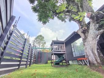 Se vende moderna casa en condominio de San Antonio de Escazú 26-353