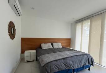 Se vende moderna casa en condominio de San Antonio de Escazú 26-353