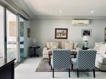 Se vende moderna casa de 2 plantas en condominio de San Rafael de Escazú 25-1473