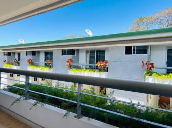 Se vende moderna casa de 2 plantas en condominio de San Rafael de Escazú 25-1473