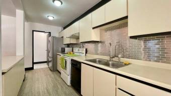 Se vende moderna casa con terraza en condominio de San Rafael Escazú 25-1873