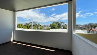 Se vende moderna casa con terraza en condominio de San Rafael Escazú 25-1873