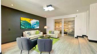 Se vende moderna casa con terraza en condominio de San Rafael Escazú 25-1873