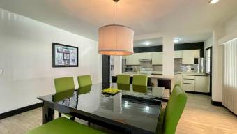 Se vende moderna casa con terraza en condominio de San Rafael Escazú 25-1873