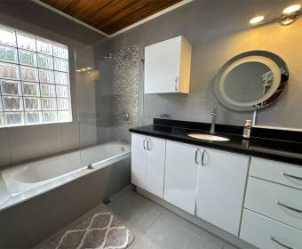 1-level house for sale in Bello Horizonte, Escazú 1-level house for sale in Bello Horizonte, Escazú