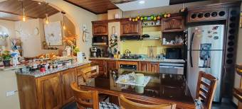 MLS-26-27 LS VENTA EDIFICIO COMERCIAL CON APARTAMENTO Y LOCALES HEREDIA CENTRO