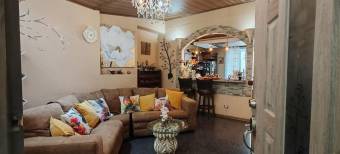 MLS-26-27 LS VENTA EDIFICIO COMERCIAL CON APARTAMENTO Y LOCALES HEREDIA CENTRO