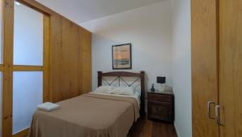 Se alquila espacioso apartamento en Carmen de San José 26-665