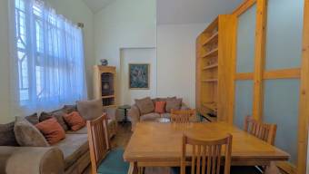 Se alquila espacioso apartamento en Carmen de San José 26-665