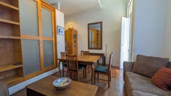 Se alquila espacioso apartamento en Carmen de San José 26-665