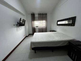Se alquila moderno apartamento en condominio de Santa Ana 26-891